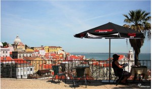 miradouro portas do sol lisboa tour